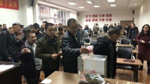 爱心“的士司机”不幸患重病 上百的哥的姐捐款